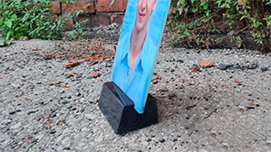 Подставка для стекла гранитная строгая